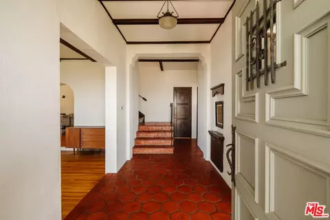 Entry Way - 4 Skyline Dr, Burbank, CA 91501 photo 1 of 2