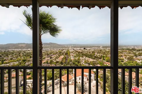 View/Area - 4 Skyline Dr, Burbank, CA 91501 photo 3 of 8