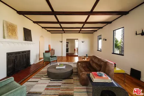 Living - 4 Skyline Dr, Burbank, CA 91501 photo 3 of 5