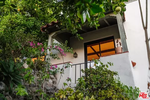 Exterior - 4 Skyline Dr, Burbank, CA 91501 photo 14 of 14