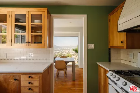 Kitchen - 4 Skyline Dr, Burbank, CA 91501 photo 1 of 4