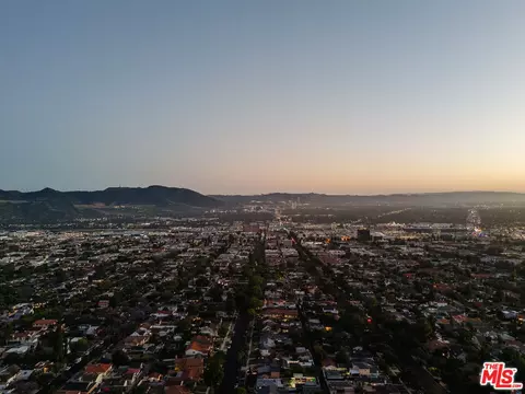 View/Area - 4 Skyline Dr, Burbank, CA 91501 photo 7 of 8