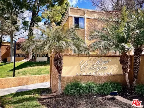 18752 Mandan St #1009, Canyon Country, CA 91351