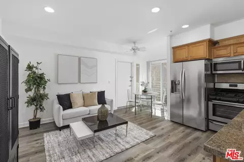 2321 W 10th St #201, Los Angeles, CA 90006