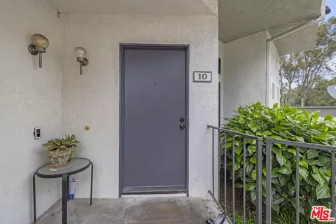 10 Blackbird Ln, Phillips Ranch, CA 91766 photo 2