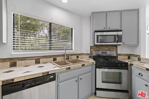 10 Blackbird Ln, Phillips Ranch, CA 91766 photo 8