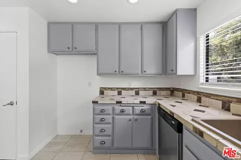 10 Blackbird Ln, Phillips Ranch, CA 91766 photo 9