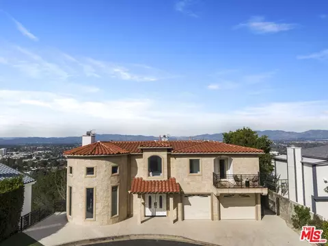 3837 Sherwood Pl, Sherman Oaks, CA 91423