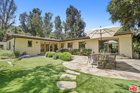 20521 Cheney Dr, Topanga, CA 90290