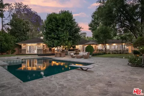 4619 Del Moreno Dr, Woodland Hills, CA 91364