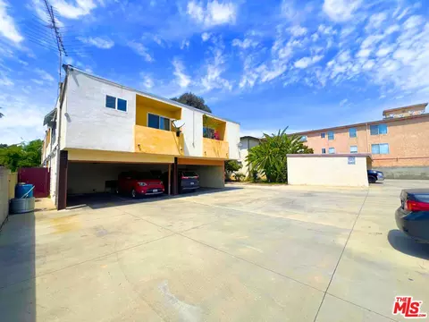 6438 Mammoth Ave, Van Nuys, CA 91401 photo 4