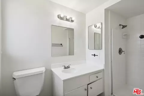 Bath - 1708 Euclid Ave, Camarillo, CA 93010 photo 1 of 3