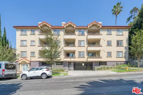 962 S Gramercy Dr #203, Los Angeles, CA 90019