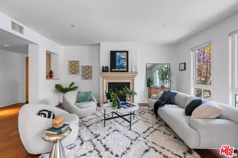 325 Arnaz Dr #201, Los Angeles, CA 90048