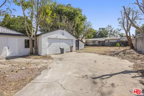 Exterior - 13332 S Oleander Ave, Compton, CA 90222 photo 1 of 3