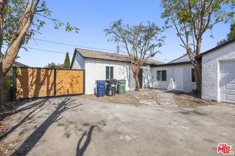 Exterior - 13332 S Oleander Ave, Compton, CA 90222 photo 2 of 3