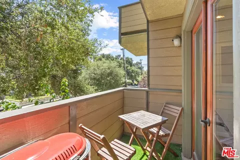 Exterior - 409 Adena St #1, Pasadena, CA 91104 photo 2 of 3