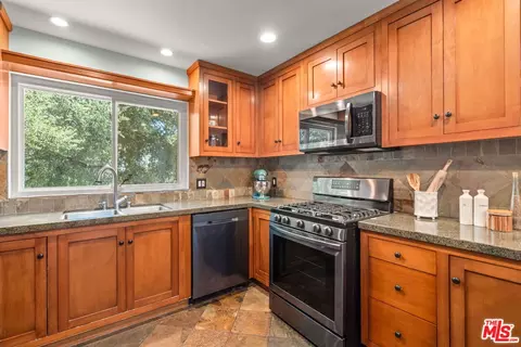 Kitchen - 409 Adena St #1, Pasadena, CA 91104 photo 2 of 2