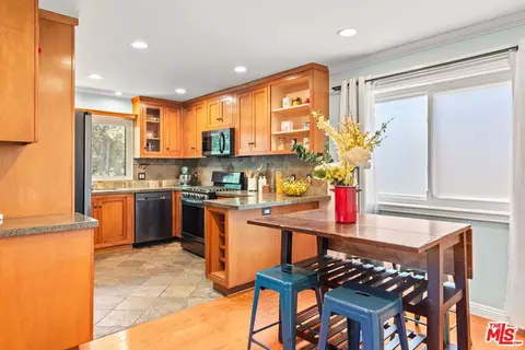 Kitchen - 409 Adena St #1, Pasadena, CA 91104 photo 1 of 2