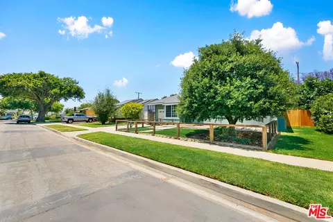5861 E Fairbrook St, Long Beach, CA 90815 photo 6