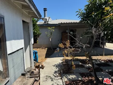 Exterior - 1700 W Tichenor St, Compton, CA 90220 photo 6 of 9