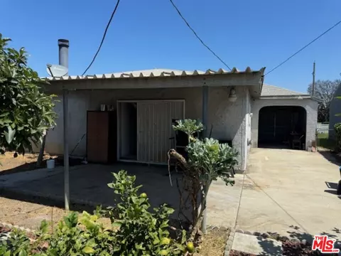Exterior - 1700 W Tichenor St, Compton, CA 90220 photo 7 of 9