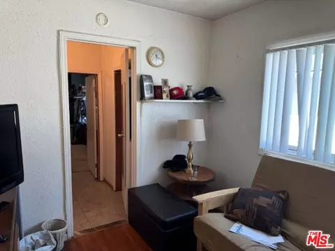 Entry Way - 1700 W Tichenor St, Compton, CA 90220 photo 3 of 4