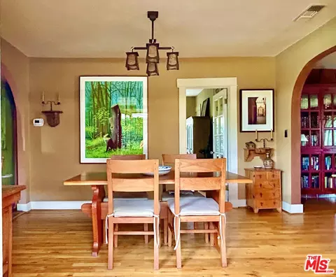 Dining - 708 Brooks Ave, Venice, CA 90291 photo 1 of 2