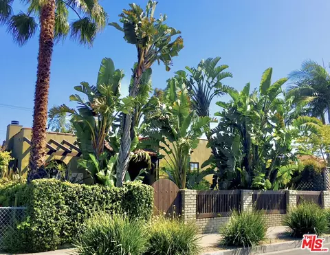 Exterior - 708 Brooks Ave, Venice, CA 90291 photo 6 of 14
