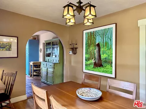 Dining - 708 Brooks Ave, Venice, CA 90291 photo 2 of 2