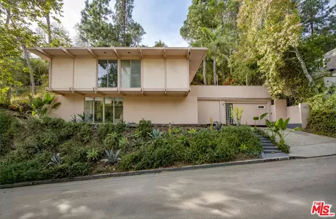 5649 Valley Oak Dr, Los Angeles, CA 90068