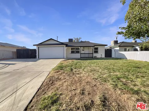251 E Avenue P2, Palmdale, CA 93550