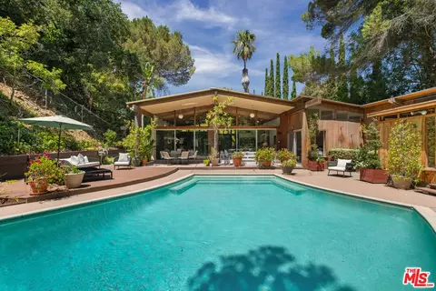 9470 Hidden Valley Pl, Beverly Hills, CA 90210