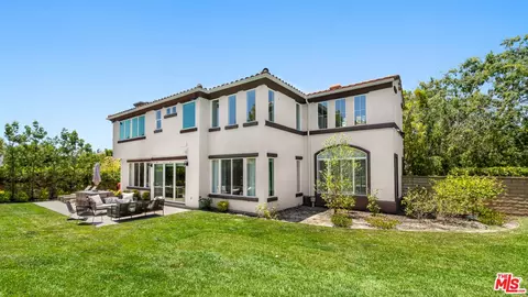3318 N Summit Pointe Dr, Topanga, CA 90290