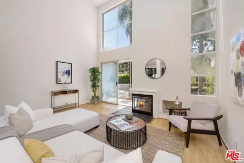 3944 Kentucky Dr #1, Los Angeles, CA 90068