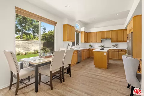 708 Avenida Valencia, Camarillo, CA 93012 photo 21