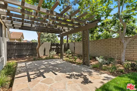 708 Avenida Valencia, Camarillo, CA 93012 photo 9