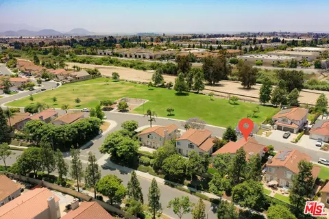 708 Avenida Valencia, Camarillo, CA 93012 photo 2
