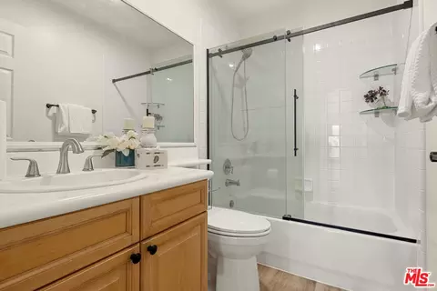 708 Avenida Valencia, Camarillo, CA 93012 photo 17