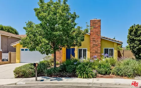 499 Blackhawk Dr, Newbury Park, CA 91320