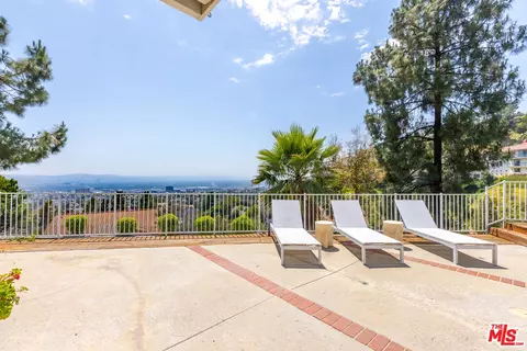 Exterior - 1231 E Tujunga Ave, Burbank, CA 91501 photo 9 of 15