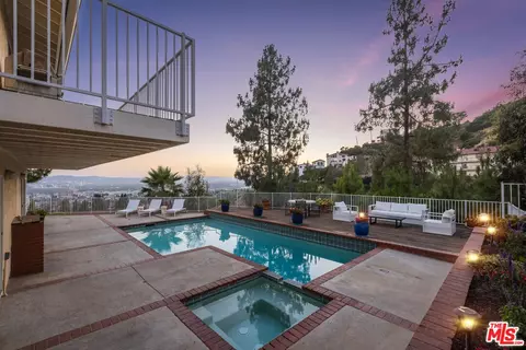 Exterior - 1231 E Tujunga Ave, Burbank, CA 91501 photo 10 of 15
