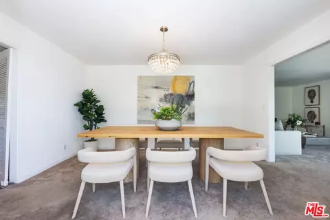 Dining - 1231 E Tujunga Ave, Burbank, CA 91501 photo 2 of 8