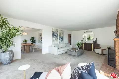 Living - 1231 E Tujunga Ave, Burbank, CA 91501 photo 4 of 5