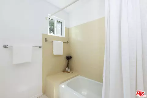 Bath - 1231 E Tujunga Ave, Burbank, CA 91501 photo 5 of 5