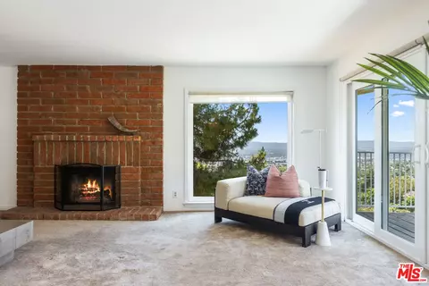 Living - 1231 E Tujunga Ave, Burbank, CA 91501 photo 5 of 5