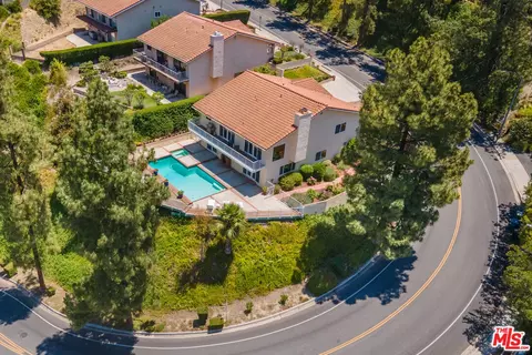 View/Area - 1231 E Tujunga Ave, Burbank, CA 91501 photo 2 of 3
