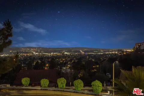 View/Area - 1231 E Tujunga Ave, Burbank, CA 91501 photo 1 of 3