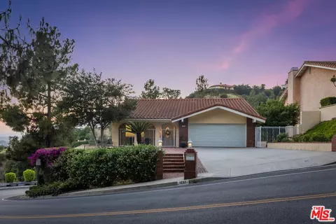 Exterior - 1231 E Tujunga Ave, Burbank, CA 91501 photo 2 of 15