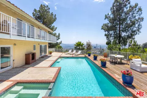 Exterior - 1231 E Tujunga Ave, Burbank, CA 91501 photo 8 of 15